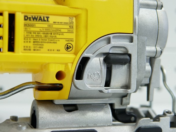 Thân máy cưa lọng dùng pin Dewalt DCS331N (chưa pin sạc)