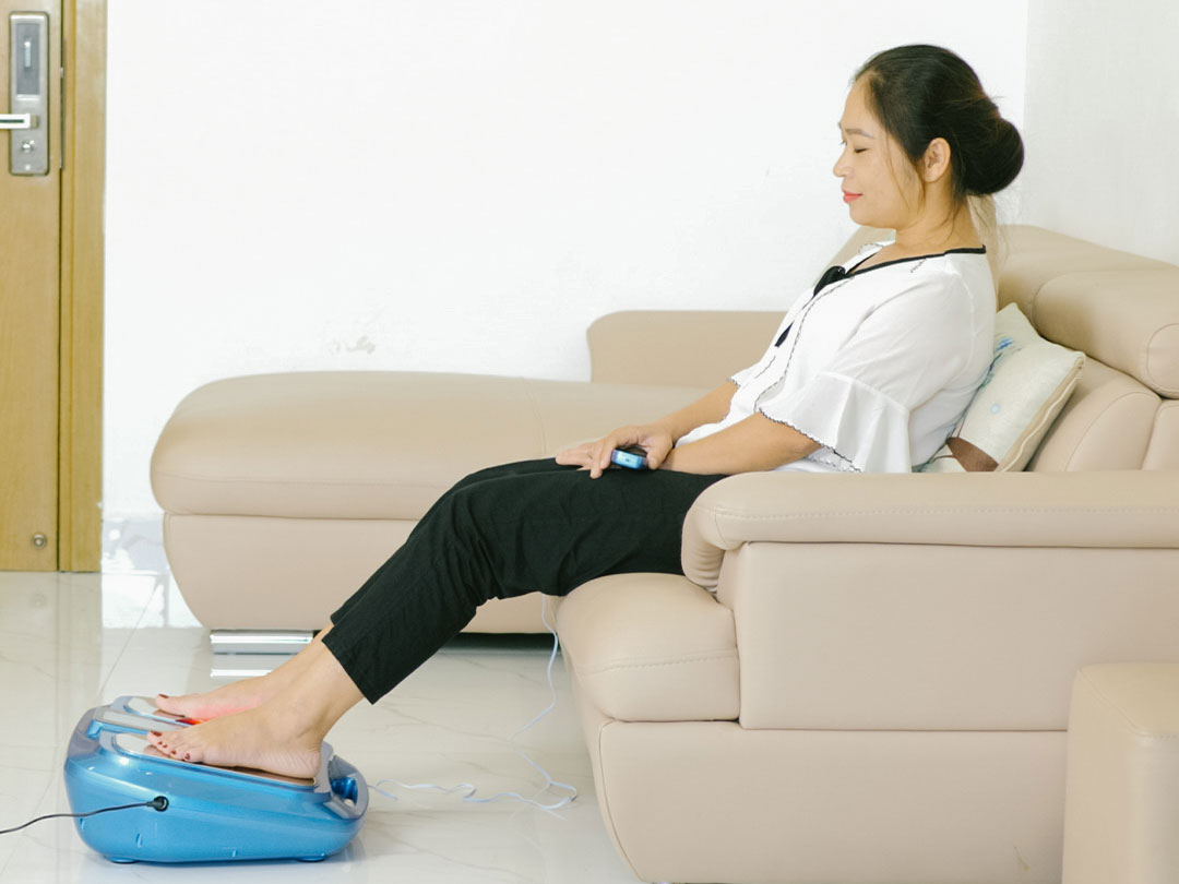 Máy massage châm cứu chân và toàn thân bằng xung điện Nevato NVE1310