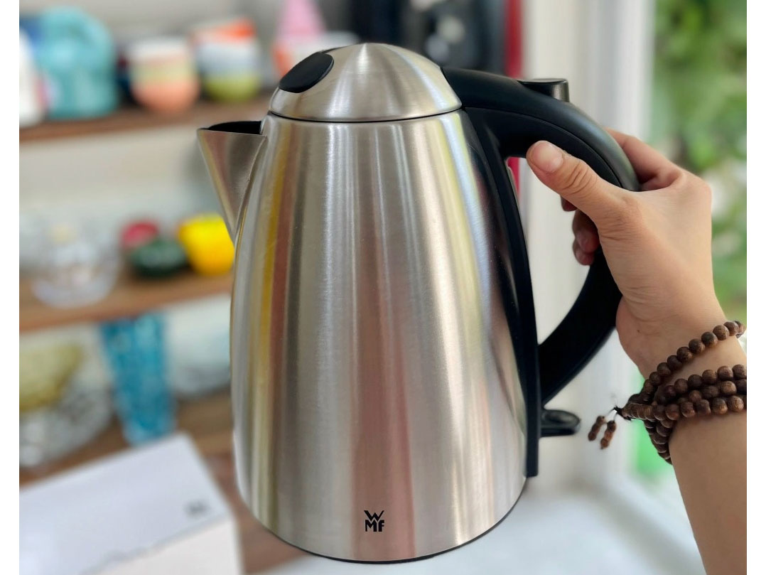 Ấm siêu tốc WMF Stelio kettle 1.7 lít, 2.400W