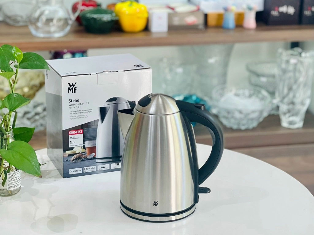 Ấm siêu tốc WMF Stelio kettle 1.7 lít, 2.400W