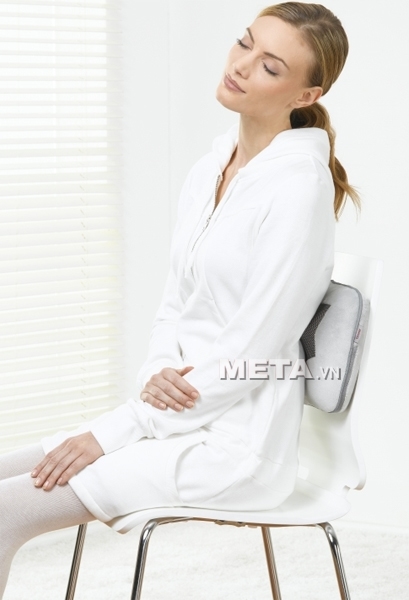 Gối massage Beurer MG145 giúp bạn thư giãn mọi lúc mọi nơi