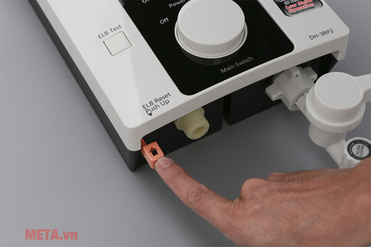 Nút nhấn ELB reset của máy nóng lạnh Panasonic DH 3RP2VK