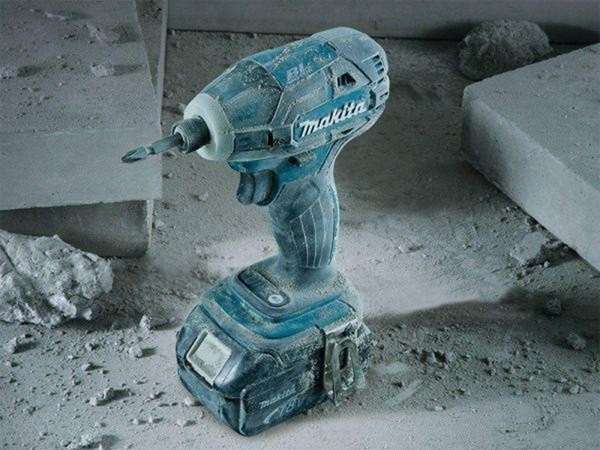Máy vặn vít dùng pin Makita DTS141RME hoạt động tốt trong mọi điều kiện môi trường Máy vặn vít dùng pin Makita DTS141RME