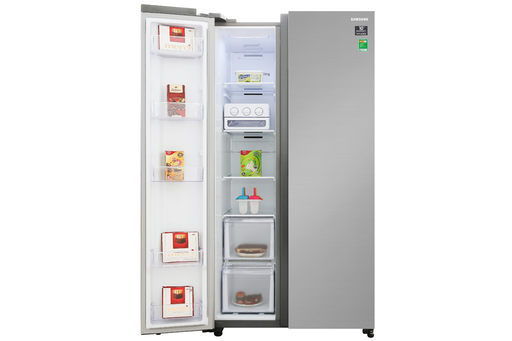 Bên ngoài tủ lạnh Samsung Inverter 647 lít RS62R5001M9/SV