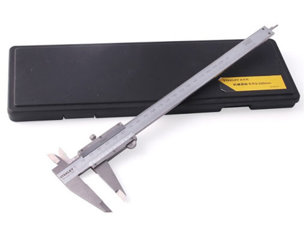 Thước có hộp đựng lịch sự, dễ di chuyển Thước có hộp đựng lịch sự, dễ di chuyển