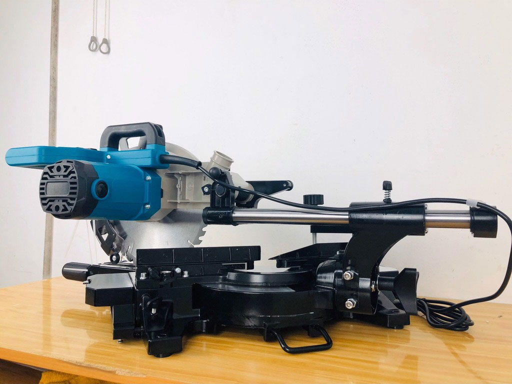 Kiểu dáng máy chắc chắn Máy cắt đa năng thanh trượt