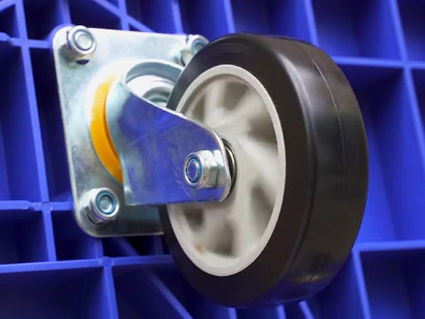 Bánh xe giúp di chuyển linh hoạt