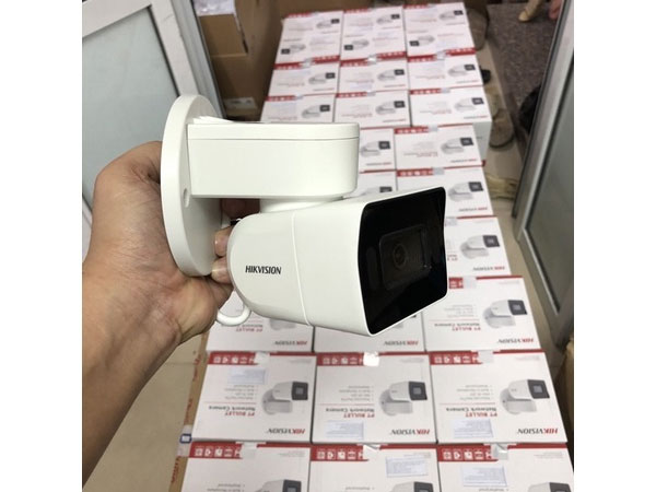 Camera IP quay quét thân trụ 2MP Hikvision DS-2CD1P23G0-I
