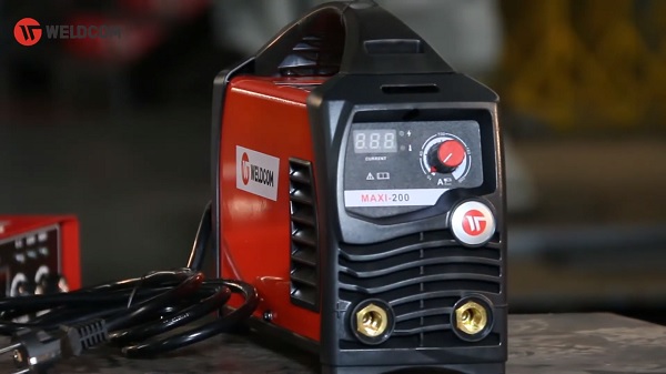 Cấu tạo máy hàn Weldcom Maxi 200 khá đơn giản