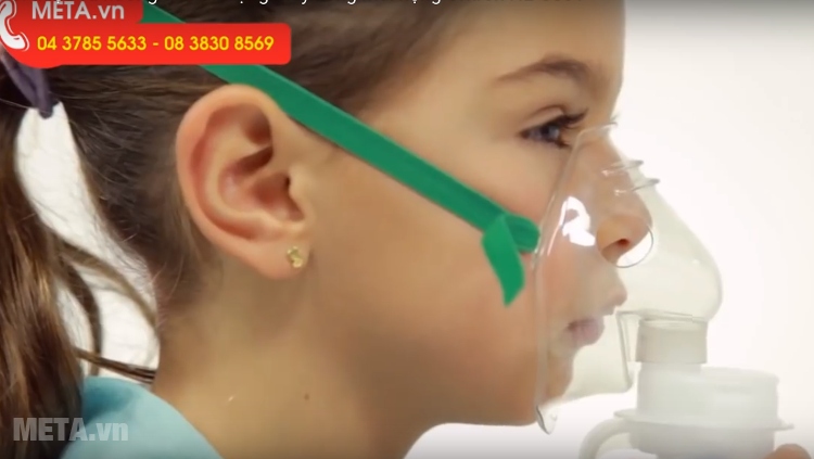 Máy xông mũi họng Omron NE-C801 thích hợp cho cả trẻ em.