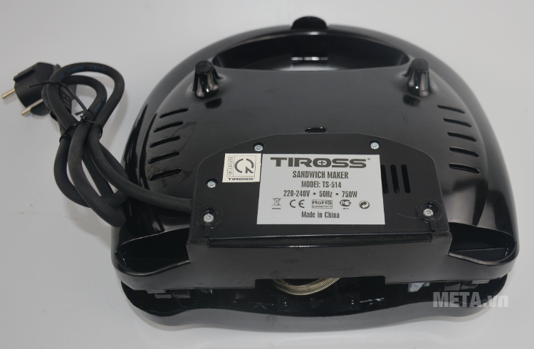 Kẹp nướng sandwich Tiross TS-514 có nhiều lỗ tản nhiệt