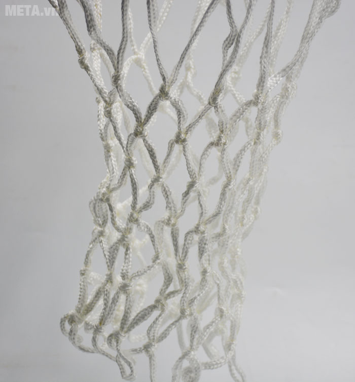 Các sợi lưới bóng rổ thi đấu 824861 (VF804855) được đan liên kết với nhau chắc chắn.