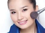 Hướng dẫn các bước trang điểm nhẹ cho gương mặt tròn