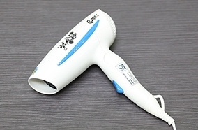 Máy sấy tóc Comet CM6616 thiết kế hiện đại, nhỏ gọn