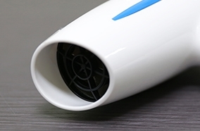 Máy sấy tóc Comet CM6616 có đầu sấy hẹp giúp tạo kiểu tóc