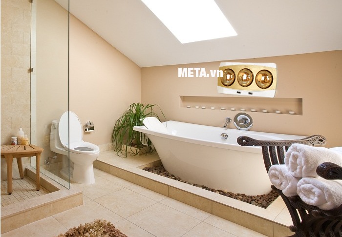 Đèn sưởi nhà tắm Kottmann 3 bóng K3BH dễ treo và phù hợp với sự ẩm ướt phòng tắm