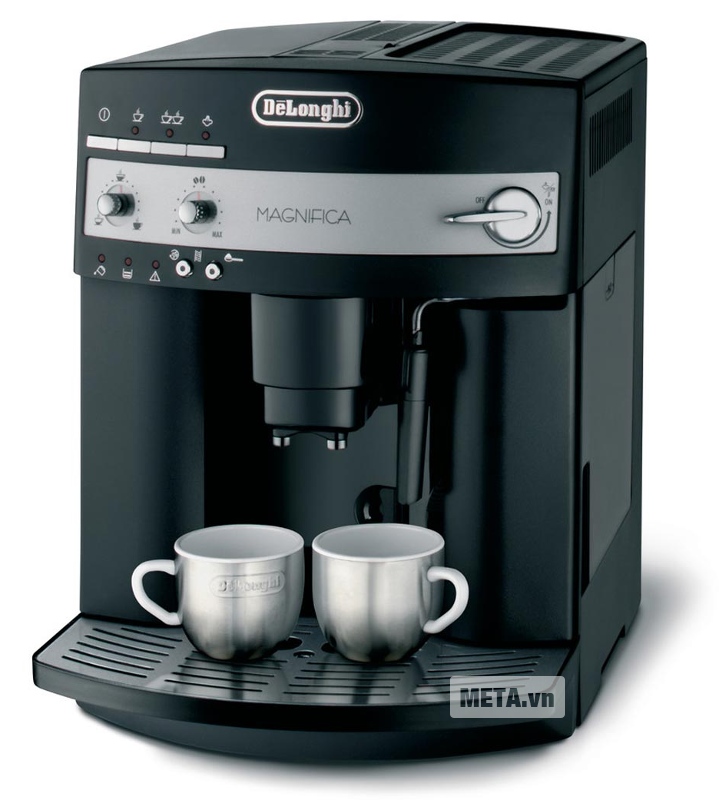 Máy pha cà phê Delonghi ESAM3000.B có chức năng làm sạch tự động. 