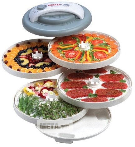 Máy sấy thực phẩm Nesco By 1103 thiết kế 5 khay sấy được làm bằng nhựa an toàn cho sức khỏe. Máy sấy thực phẩm Nesco By 1103 thiết kế 5 khay sấy được làm bằng nhựa an toàn cho sức khỏe.