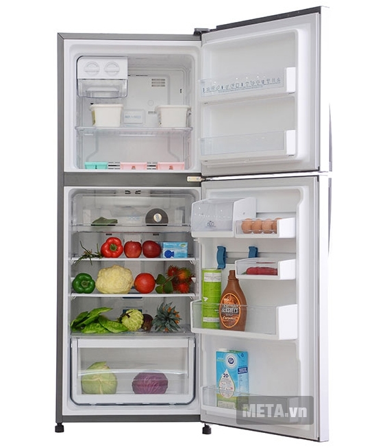 Tủ lạnh 230 lít Electrolux ETB2300PE-RVN với dung tích tủ lớn.