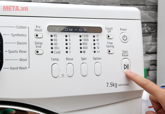 Máy giặt cửa trước 7.5kg Samsung WF9752N5W có 12 chương trình giặt đa dạng