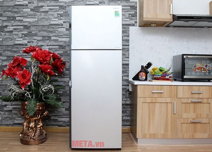 Tủ lạnh 230 lít Hitachi H230PGV4 có thiết kế đơn giản nhưng sang trọng