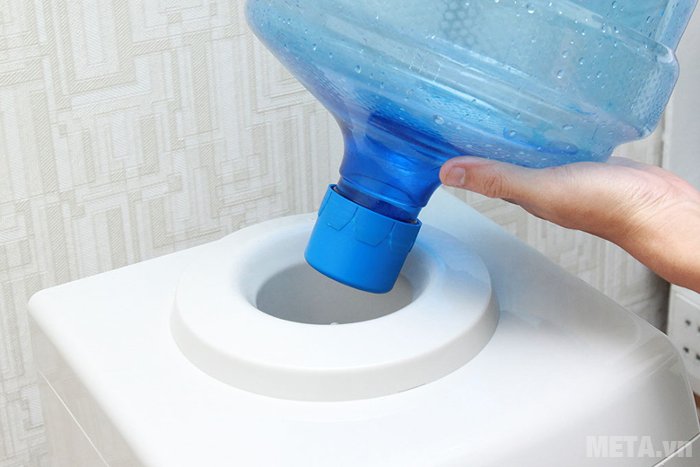 Cây nước nóng lạnh dễ dàng sử dụng Cây nước nóng lạnh dễ dàng sử dụng