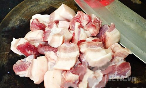 Hướng dẫn nấu món thịt kho tàu nước dừa đơn giản