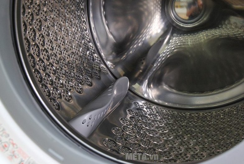 Máy giặt cửa trước 11kg Electrolux EWF14113S có lồng giặt hình tổ ong 