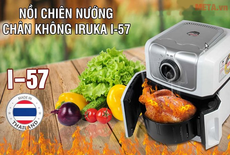 Nồi chiên không dầu Iruka I-57 chiên được cả con gà Nồi chiên không dầu Iruka I-57 chiên được cả con gà