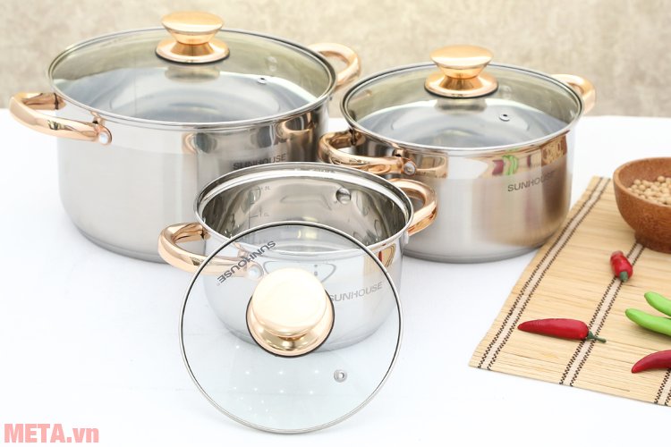 Bộ 3 nồi inox 5 đáy Sunhouse SH781 gồm 1 nồi 16cm, 1 nồi 20cm và 1 nồi 24cm Sunhouse SH781