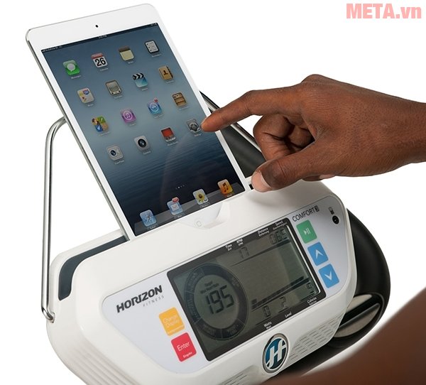 Màn hình của xe đạp tập có trang bị giá đỡ máy tính bảng Màn hình của xe đạp tập có trang bị giá đỡ máy tính bảng
