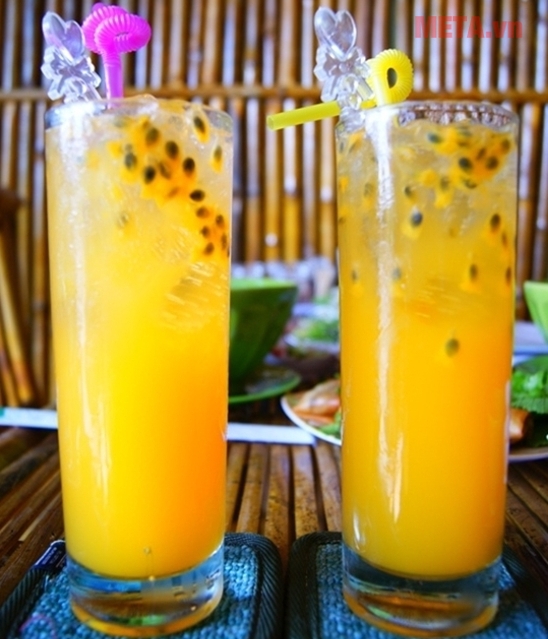 Sinh tố chanh leo là thức uống được nhều người ưu chuộng Sinh tố chanh leo là thức uống được nhều người ưu chuộng