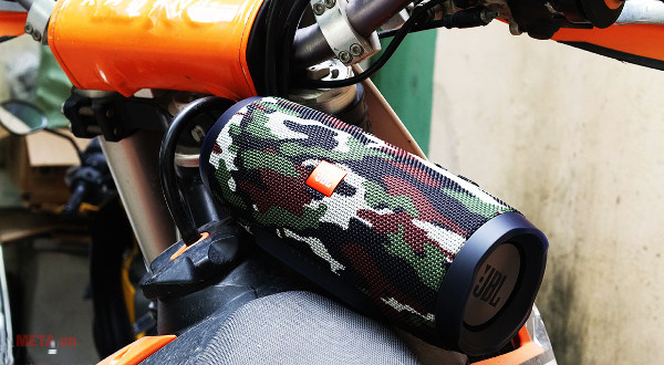 Loa JBL Charge 3 Special Edition màu Squad