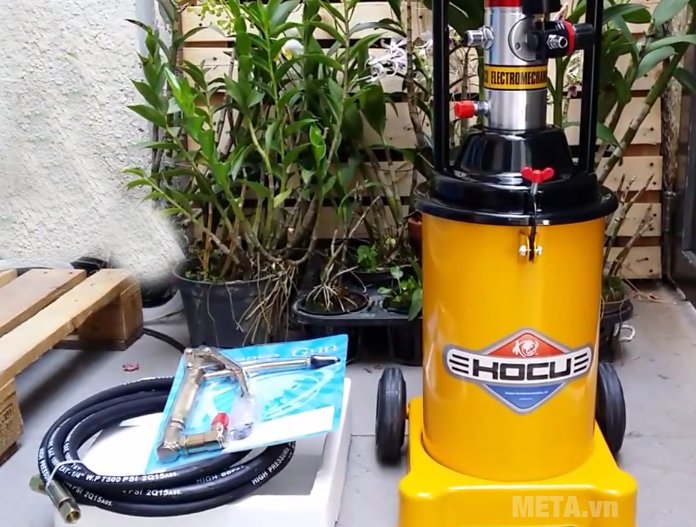 Máy bơm mỡ công nghiệp dành cho tiệm rửa xe Máy bơm mỡ công nghiệp