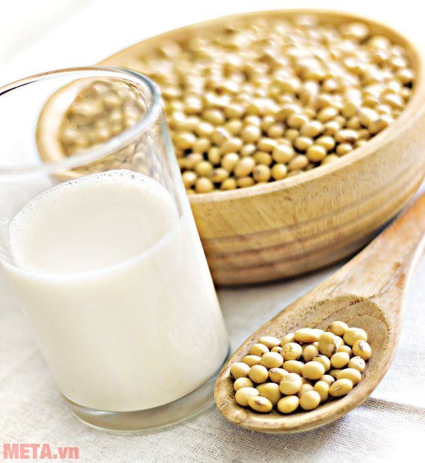 Uống sữa đậu nành mỗi ngày rất có lợi cho sức khỏe phụ nữ, người già và trẻ em Uống sữa đậu nành mỗi ngày rất có lợi cho sức khỏe phụ nữ, người già và trẻ em