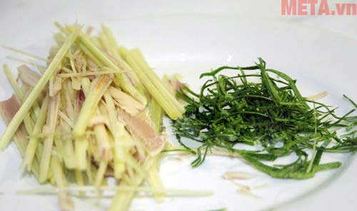 Sả và chanh sẽ giúp cho món ăn của gia đình bạn có thêm hương vị Sả và chanh sẽ giúp cho món ăn của gia đình bạn có thêm hương vị