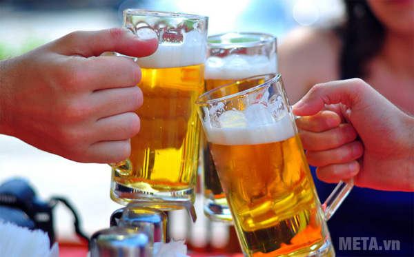 Hạn chế bia rượu trong ngày Tết là cách tốt nhất để hạn chế tăng cân