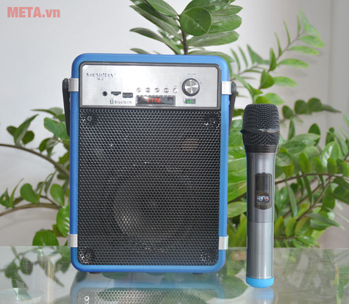 Loa SoundMax M2 sử dụng pin sạc, có mirco đi kèm, vừa có dùng để giảng dạy vừa có thể giải trí, hát karaoke