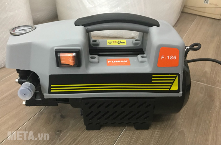 Máy rửa xe Fumak F-186 sử dụng mô tơ từ Máy rửa xe Fumak F-186 sử dụng mô tơ từ