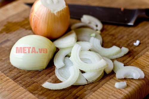 Cách đuổi gián bằng hành tây Cách đuổi gián khỏi nhà mà không cần dùng hóa chất