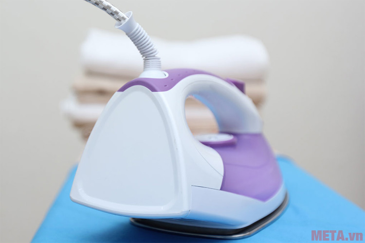 Đế để bàn là tiện lợi