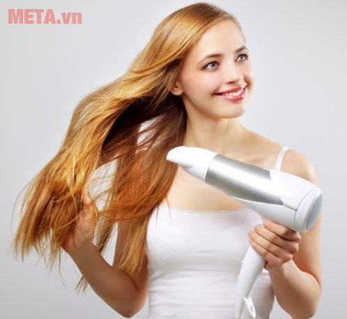 Sấy tóc theo chiều tóc mọc