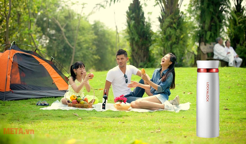 Đi dã ngoại, đi chơi xa cần những vật dụng gì? Bình giữ nhiệt có thể giữ cho đồ ăn của bạn và gia đình luôn thơm ngon