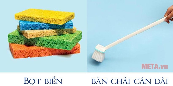 Vệ sinh bồn nước bằng bàn chải có cán Vệ sinh bồn nước bằng bàn chải có cán