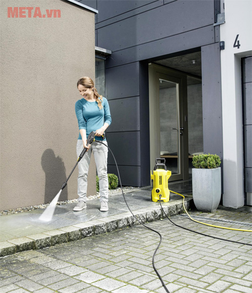 Top máy rửa xe cao áp gia đình tốt nhất dành cho ô tô Máy phun áp lực Karcher K2 Full Control EU (1.673-400.0)