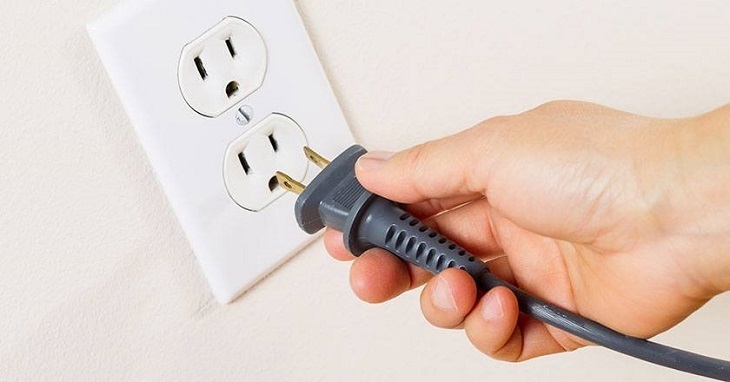 rút nguồn điện để an toàn chống tránh nổ rút nguồn điện