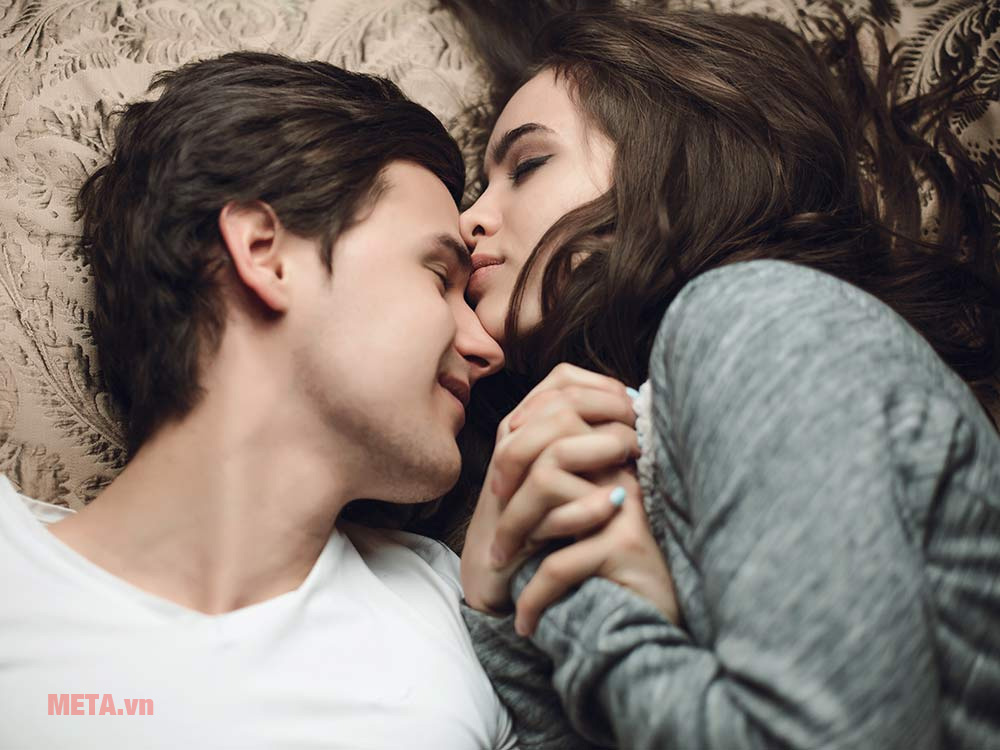 Làm thế nào để 2 vợ chồng luôn mặn nồng chuyện chăn gối? Làm thế nào để 2 vợ chồng luôn mặn nồng chuyện chăn gối?