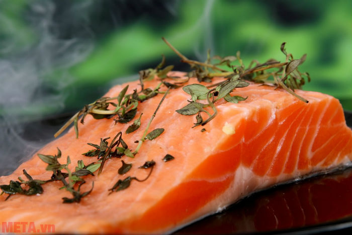 Dầu cá Omega 3 cung cấp đủ lượng Omega 3 cần thiết cho cơ thể, nhất là với những người ăn đủ khẩu phần cá mỗi tuần. Dầu cá Omega 3 cung cấp đủ lượng Omega 3 cần thiết cho cơ thể, nhất là với những người ăn đủ khẩu phần cá mỗi tuần.