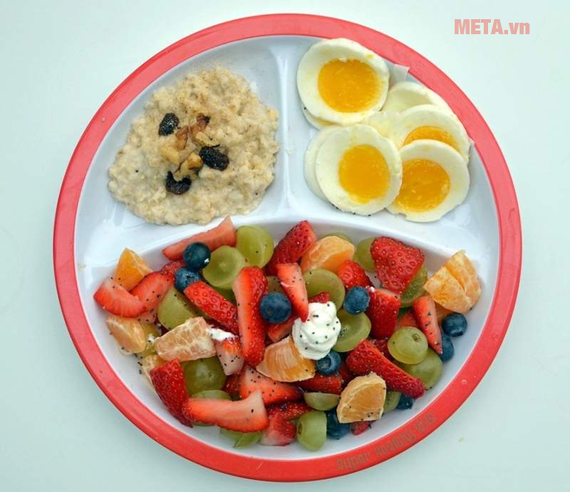 Позавтракать дети. Полезный завтрак для ребенка. Здоровый завтрак для детей. Вкусный и полезный завтрак. Вкусная и полезная еда для детей.