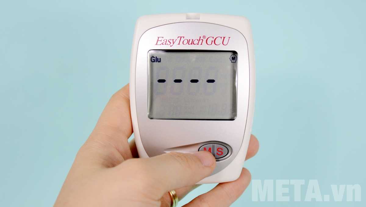 Máy đo đường huyết Rossmax Easy Touch GCU ET322 nhỏ gọn